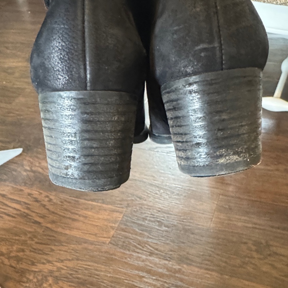 Paul Green Black Suede Ankle Boots w/ Zip Closure - Picture 13 of 13